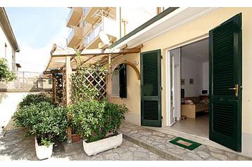 Italia Byt San Vincenzo, Eksteriør